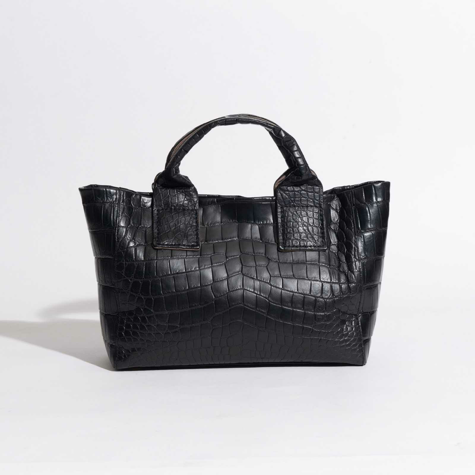 V*e様 【フランス製】黒 ベビークロコ バッグ サンローランパリ ハンドバッグ ベイビーカバス クロコ型押しレザー