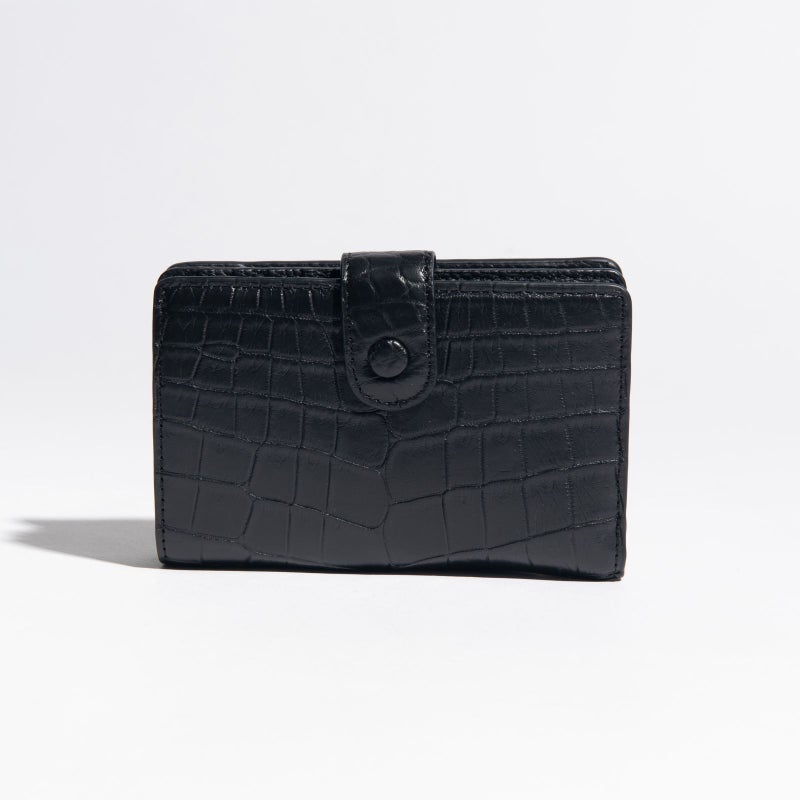 マットクロコボタン付き二つ折財布ブラック